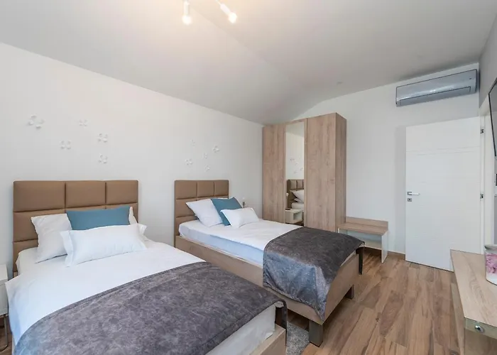 Luxury Apartments - La Vir 5& 6