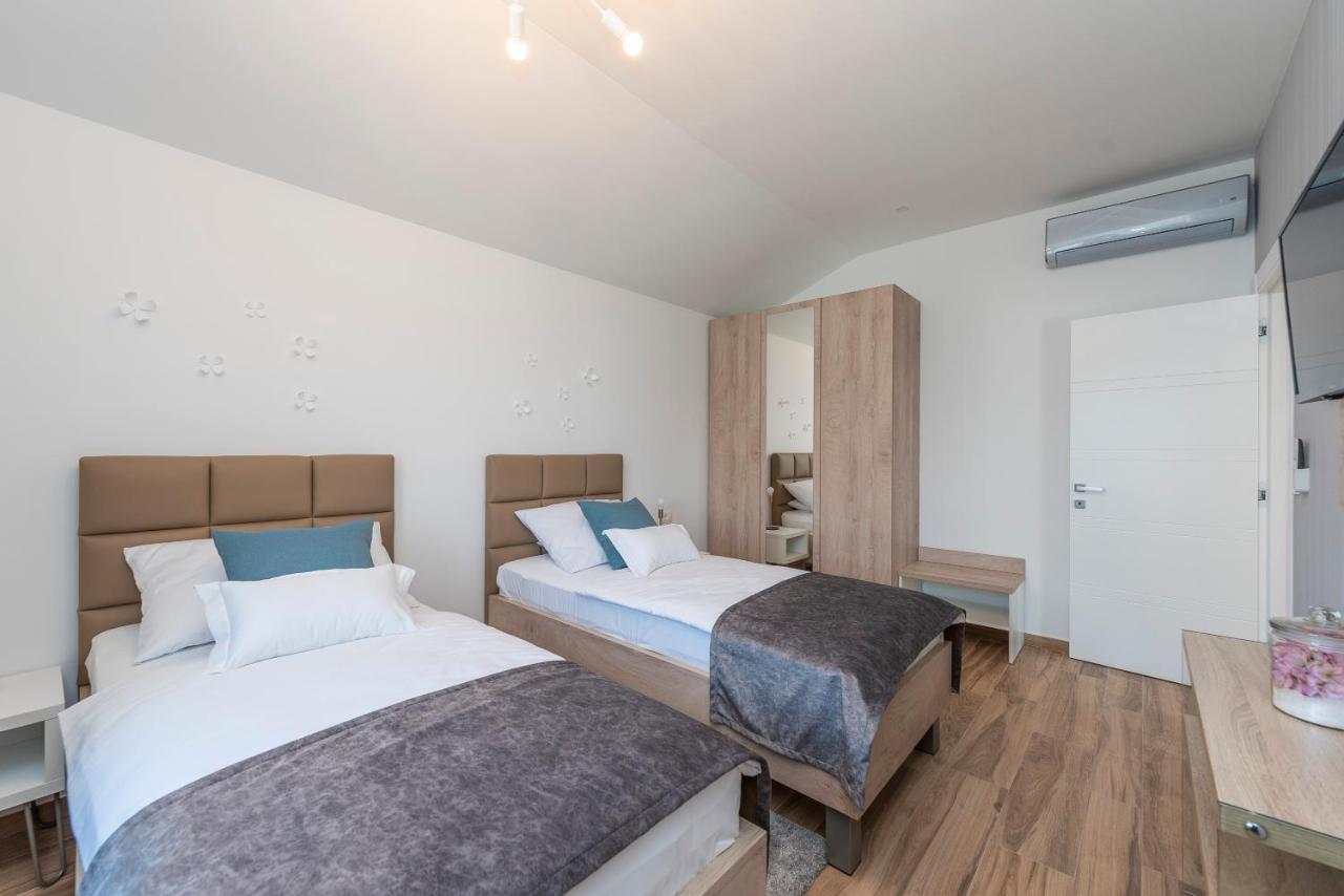 Luxury - La 5& 6 Apartment