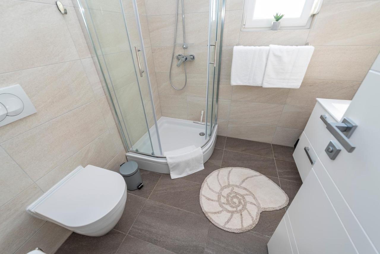 Luxury - La 5& 6 * Vir