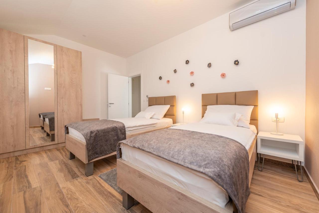 Luxury - La 5& 6 Apartment
