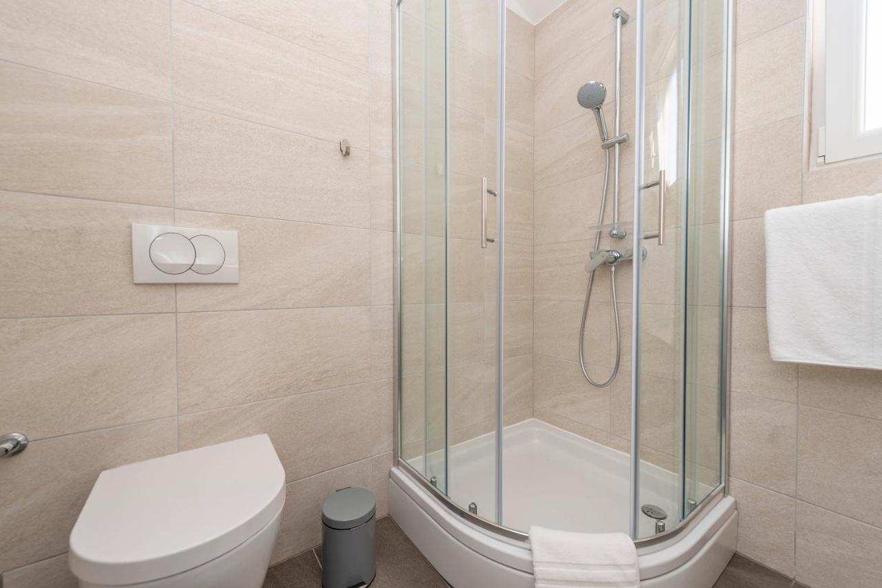 Luxury - La 5& 6 Apartment Vir